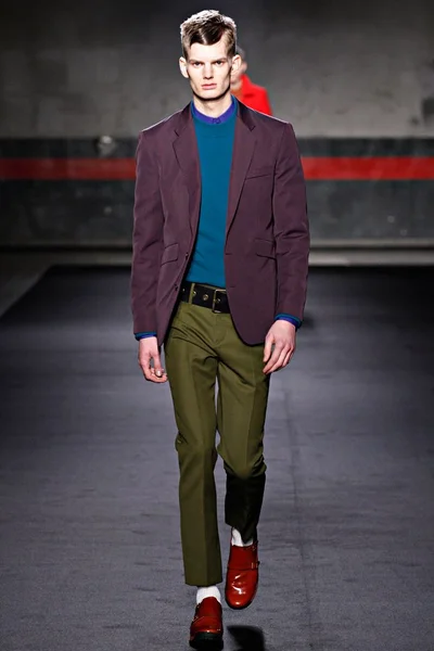 Look 17